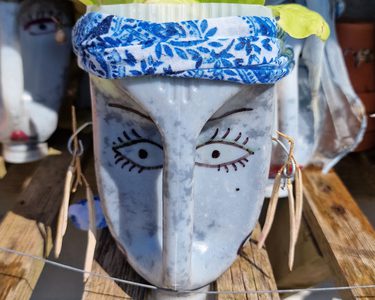 Alternative text should describe the visual content of the image.