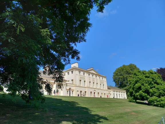 Alternative text should describe the visual content of the image.