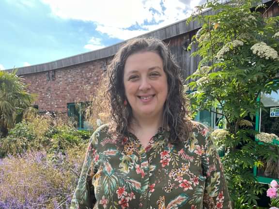 Alternative text should describe the visual content of the image.