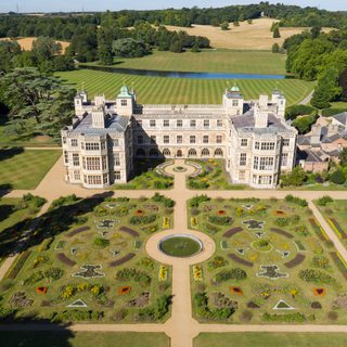 Alternative text should describe the visual content of the image.