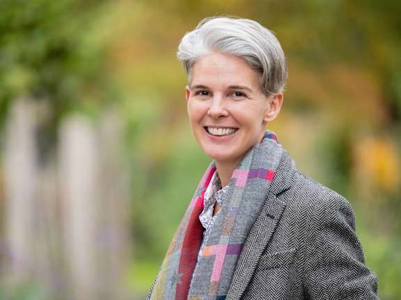 Alternative text should describe the visual content of the image.