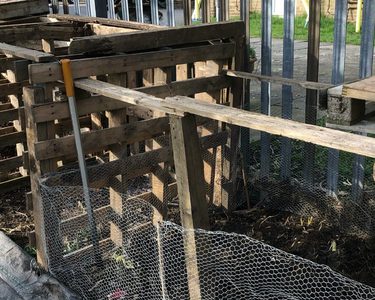 Alternative text should describe the visual content of the image.