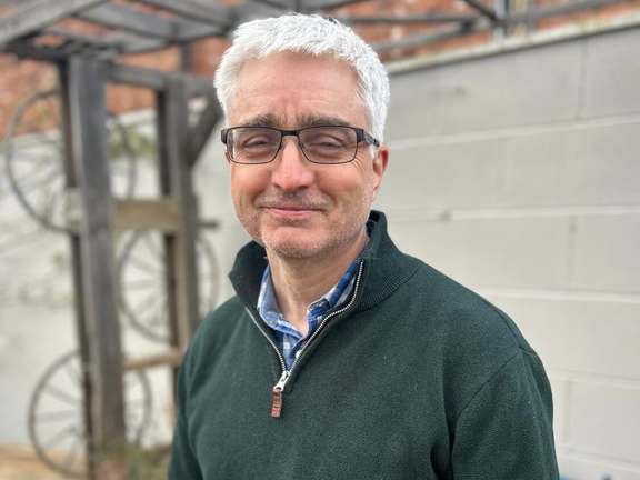 Alternative text should describe the visual content of the image.