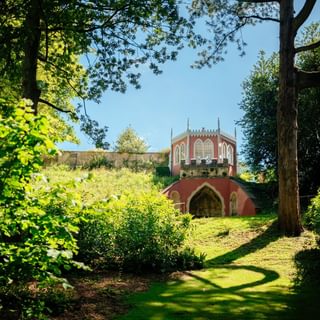 Alternative text should describe the visual content of the image.