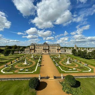 Alternative text should describe the visual content of the image.