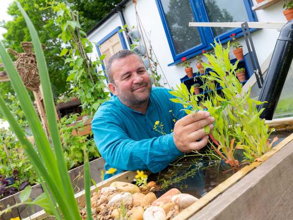 Alternative text should describe the visual content of the image.