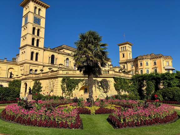 Alternative text should describe the visual content of the image.