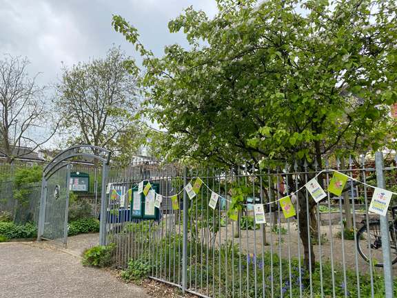 Alternative text should describe the visual content of the image.