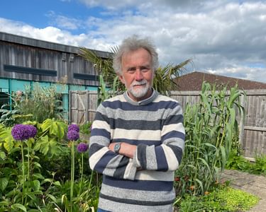 Alternative text should describe the visual content of the image.