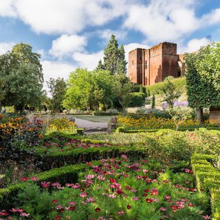 Alternative text should describe the visual content of the image.