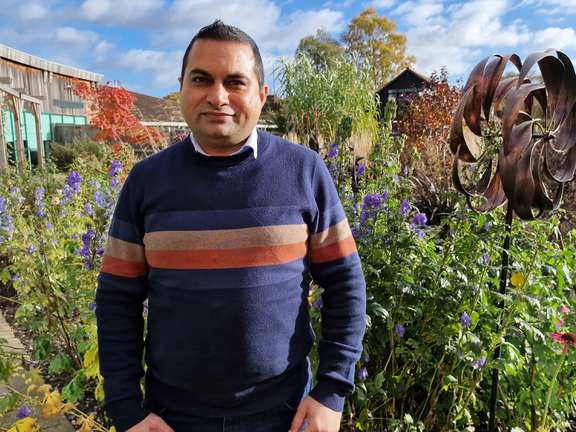 Alternative text should describe the visual content of the image.