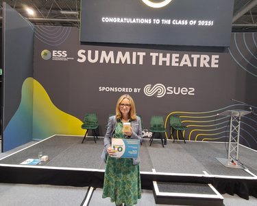 Alternative text should describe the visual content of the image.