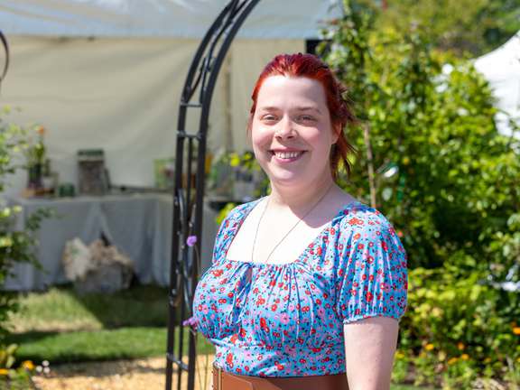 Alternative text should describe the visual content of the image.