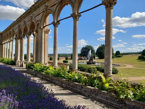 Alternative text should describe the visual content of the image.