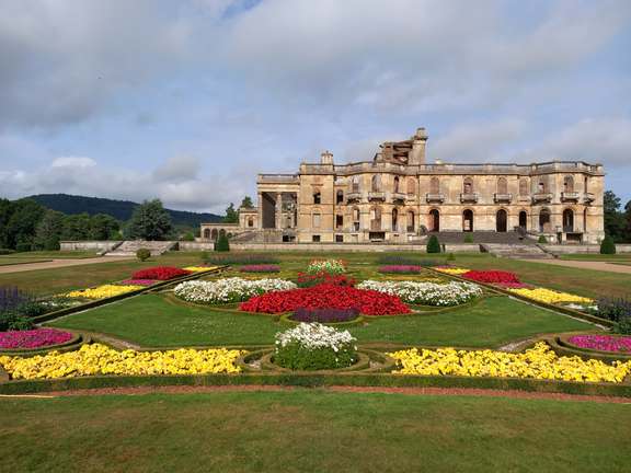 Alternative text should describe the visual content of the image.